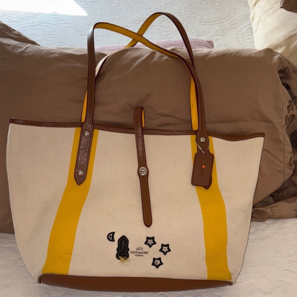 Coach Canvas Market Tote Souvenir Embroidery Chalk Yellow Needs Cleaning